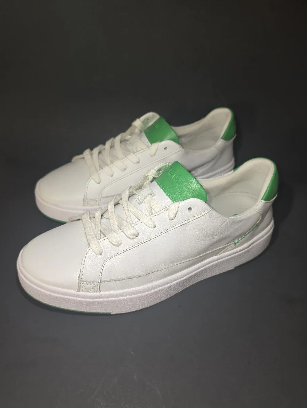 Kizik Men's White Leather Sneakers with Green Heel Tab
